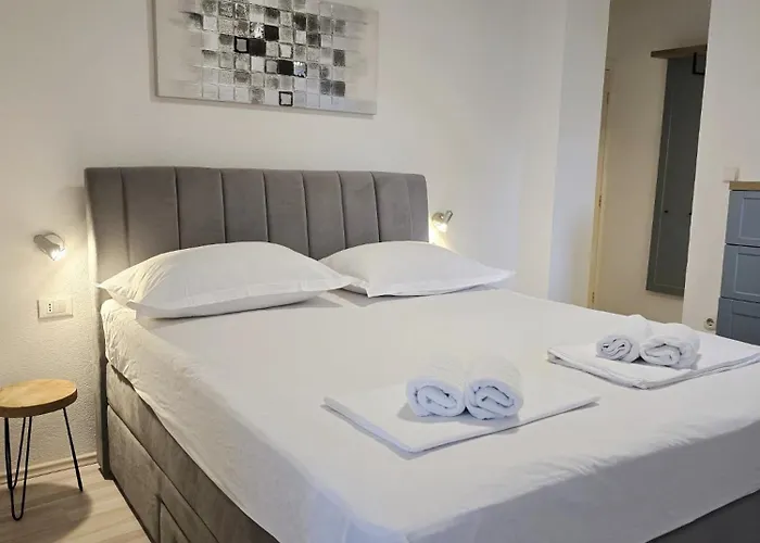 Hojalero Apartman Promajna